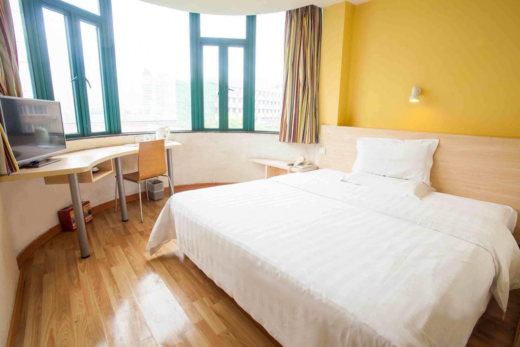 7Days Inn Changsha Jingwanzi International Furniture Square Room photo